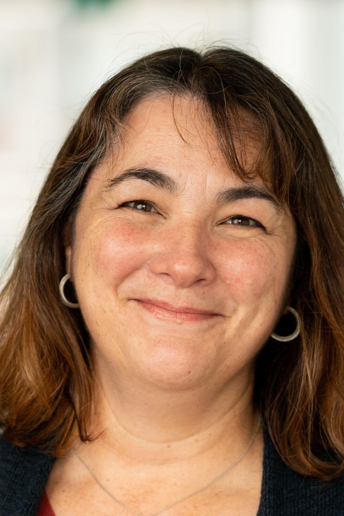 Professor Tracy Merlin