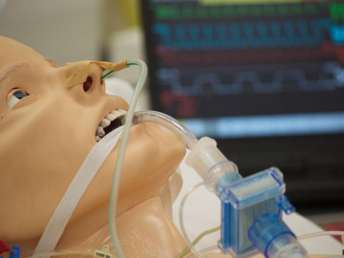 manikin with breathing apparatus